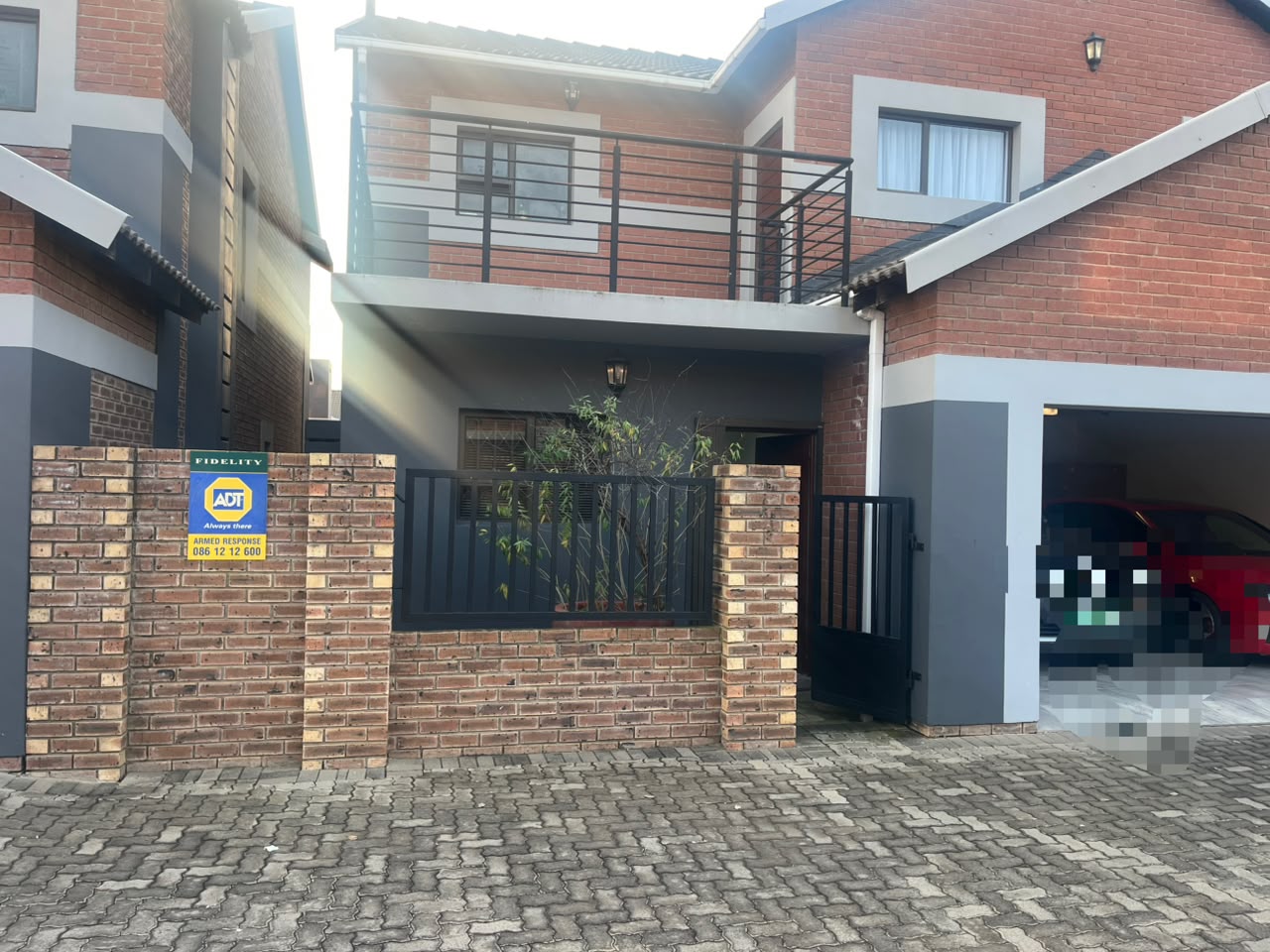 4-BEDROOM DOUBLE-STOREY TOWNHOUSE IN A SECURED HEUWELSIG ESTATE photo 2
