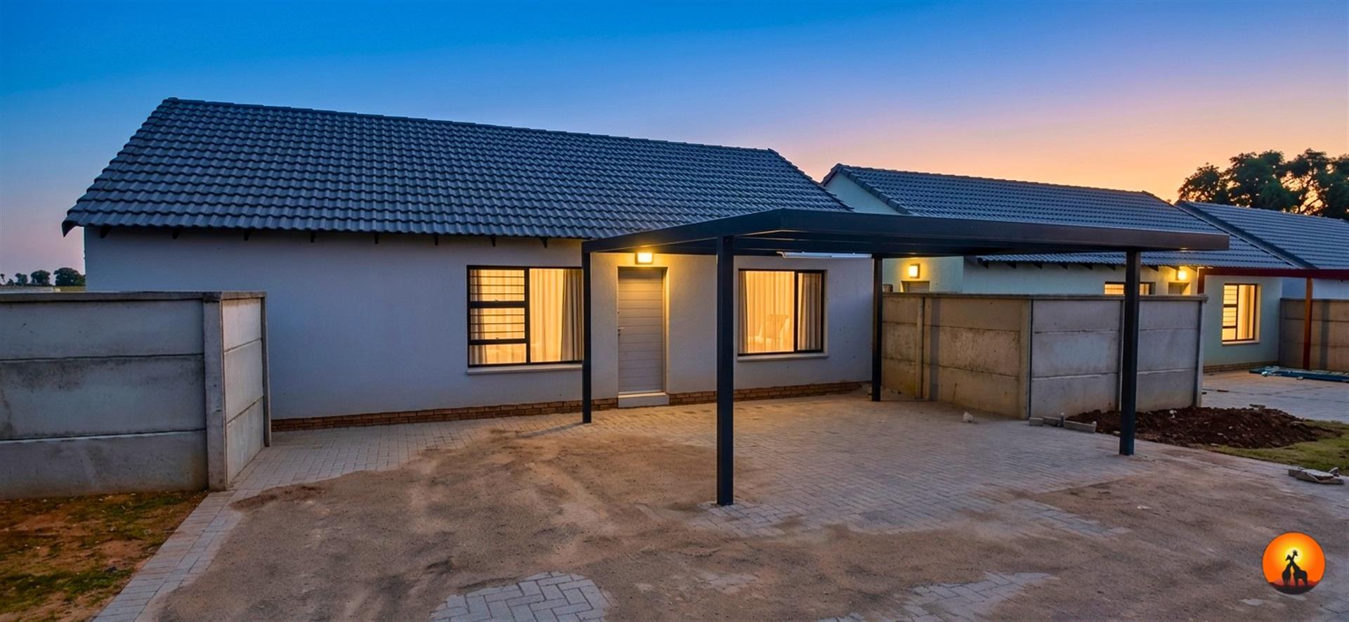 Townhouse For Sale in Crystal Park, Pellissier, Bloemfontein