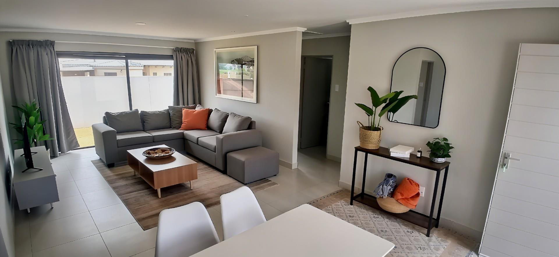 Townhouse For Sale in Crystal Park, Pellissier, Bloemfontein photo 5