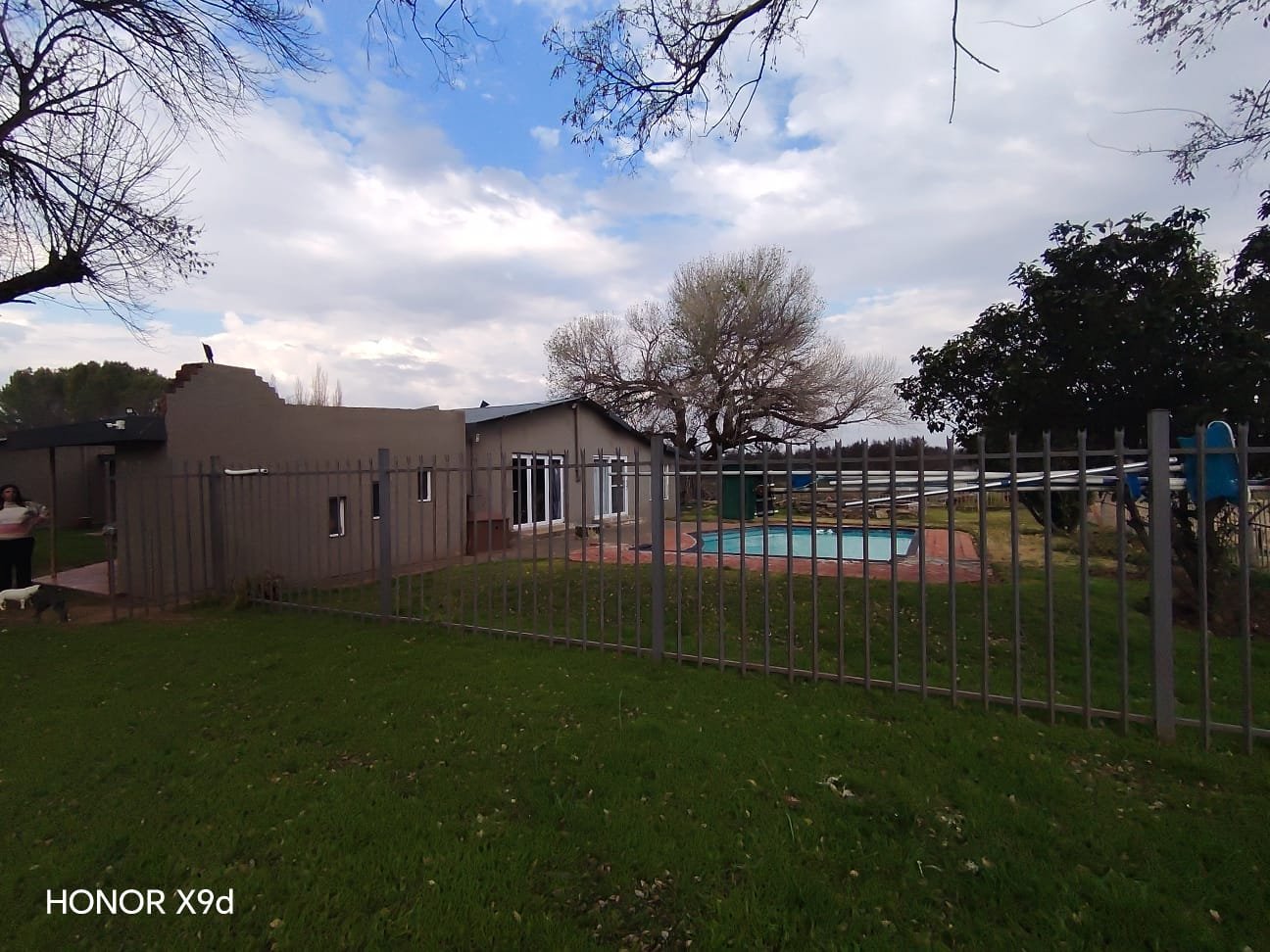 5-BEDROOM family home with a river view in Vallombrosa   photo 4