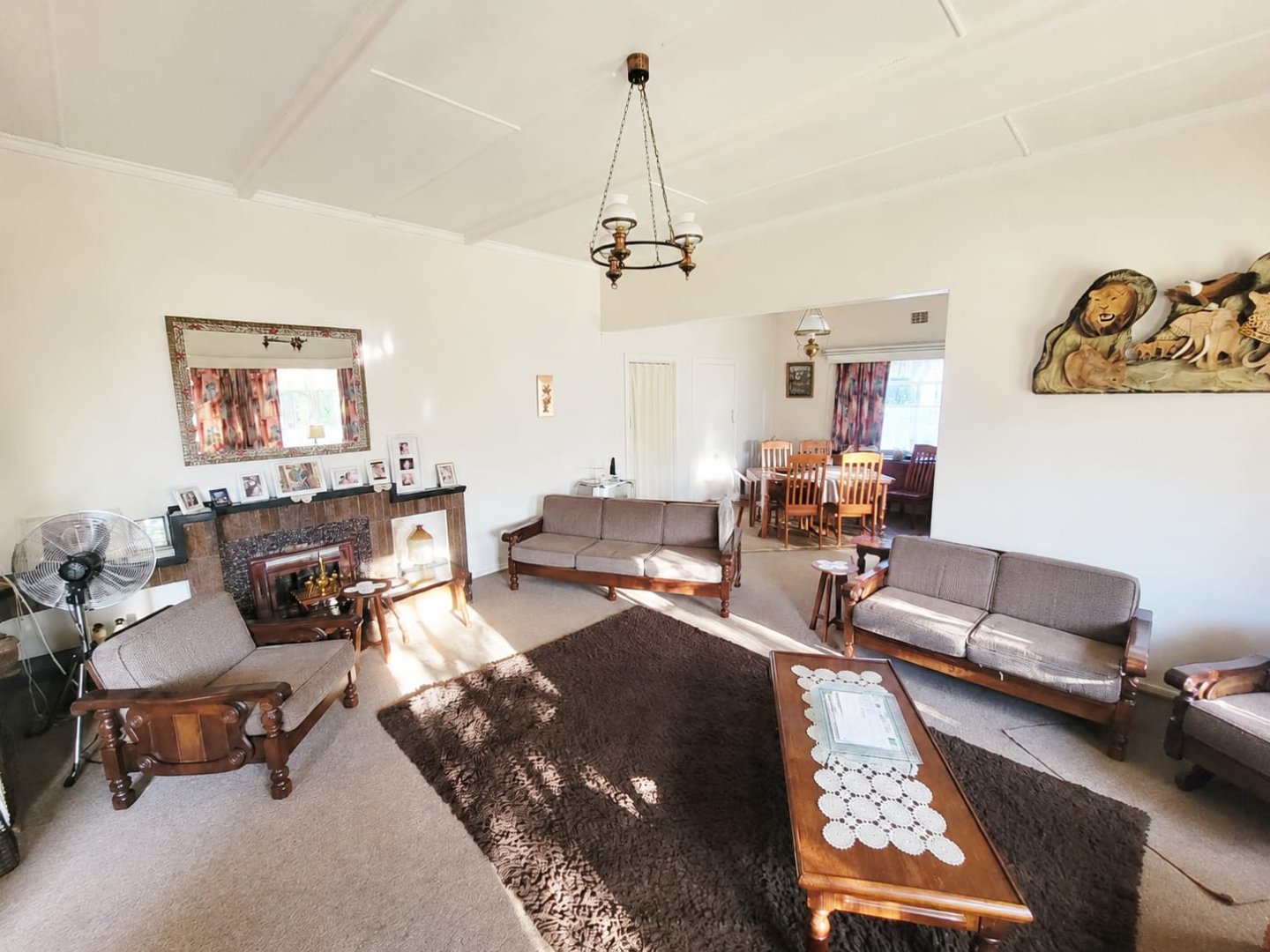 4-Bedroom House with Double Garage in Suidrand, Kroonstad photo 4