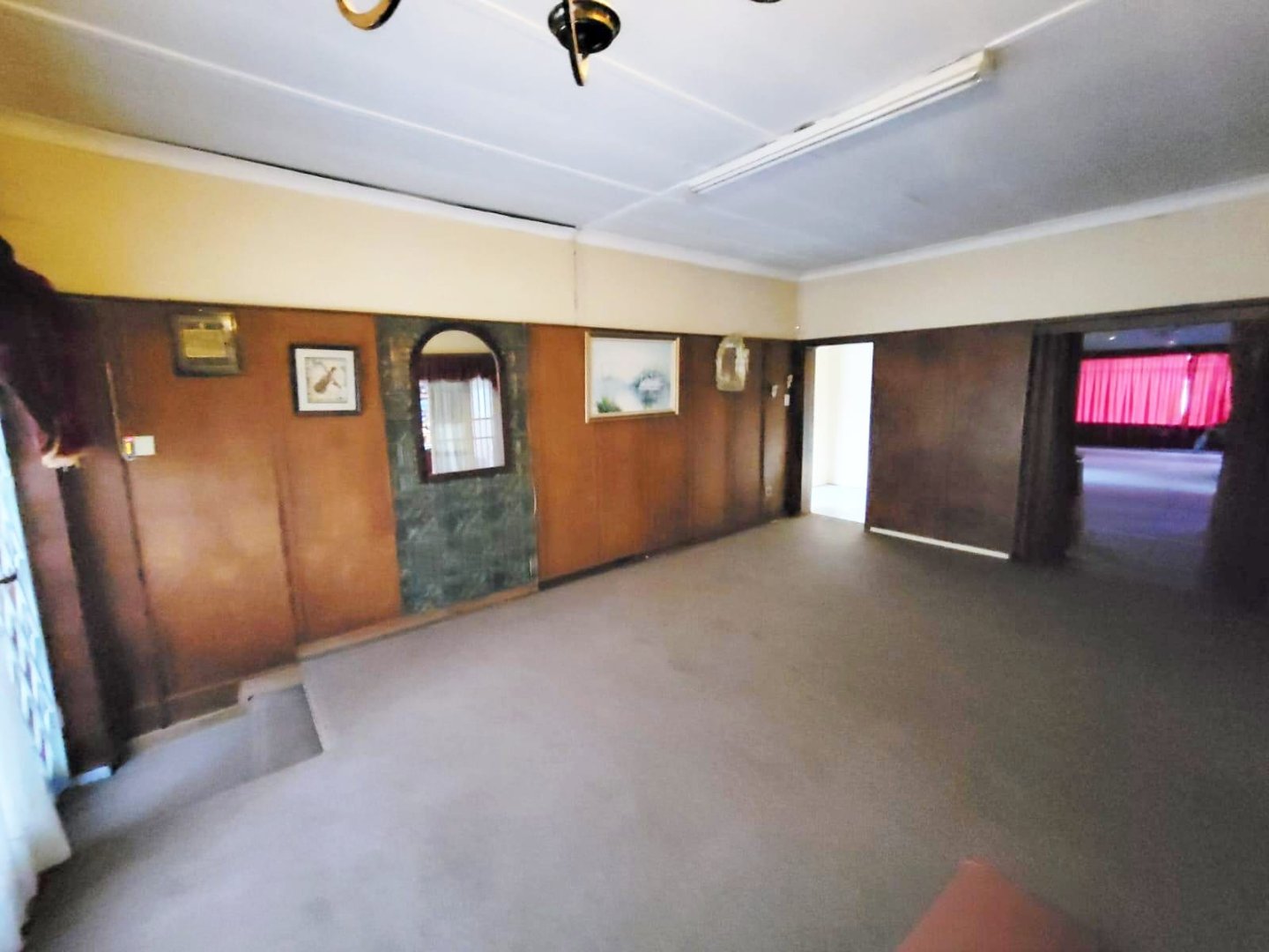 Spacious Suidrand Family Home with Bonus Flat & Room to Grow photo 5