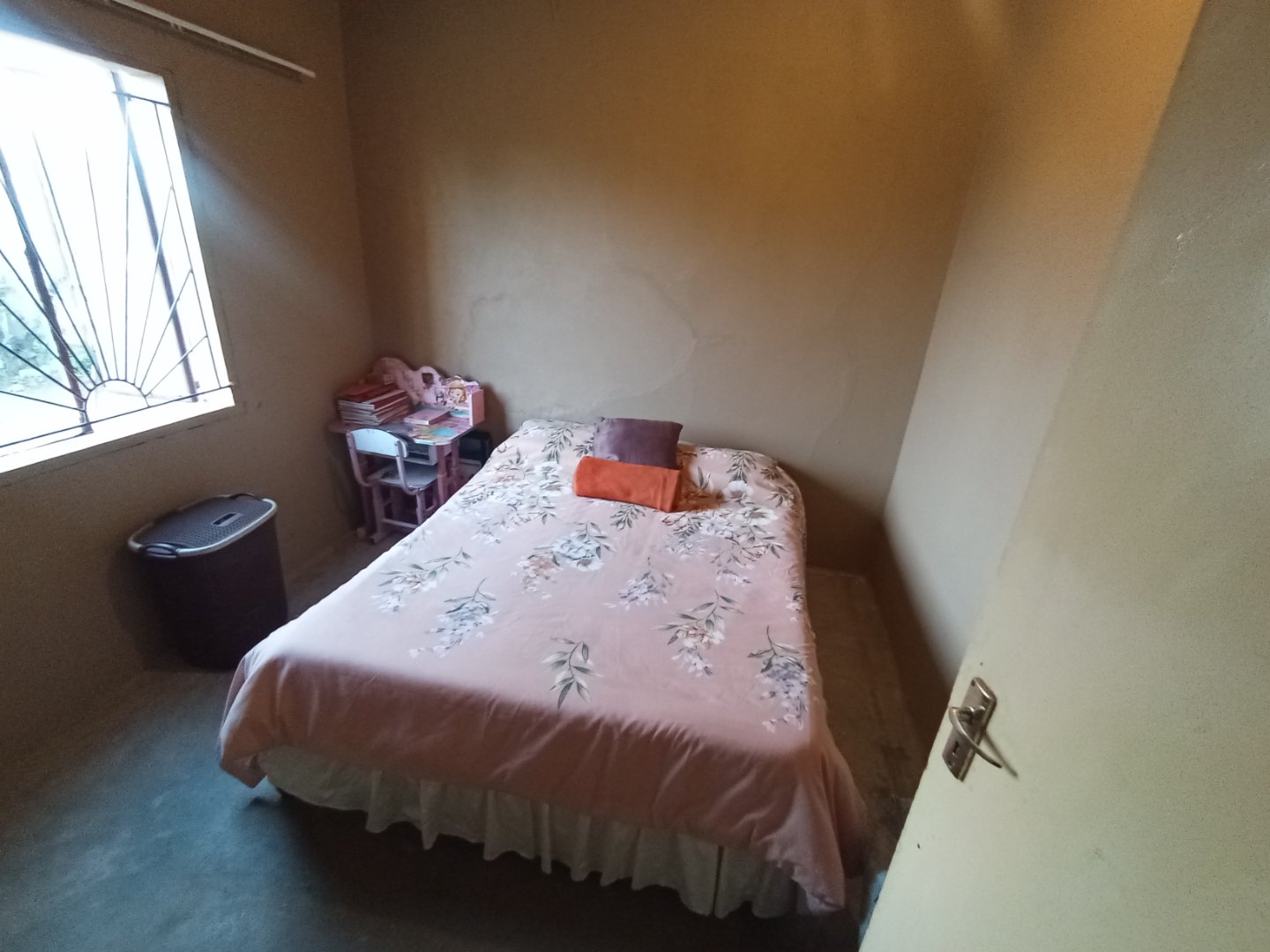 2 Bedroom House For Sale Bergman  photo 5