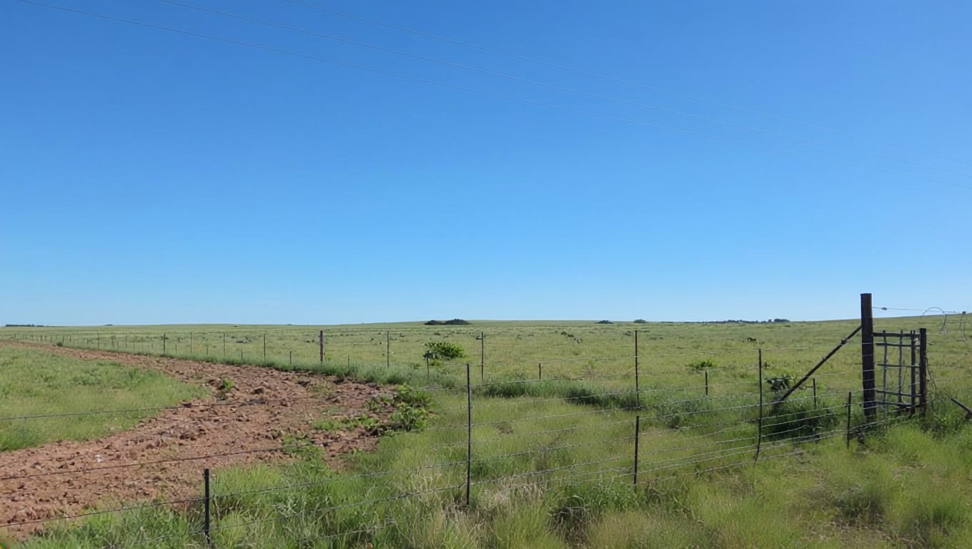 1282ha Grazing & Irrigation Farm for Sale near Fauresmith with Strong Boreholes photo 2