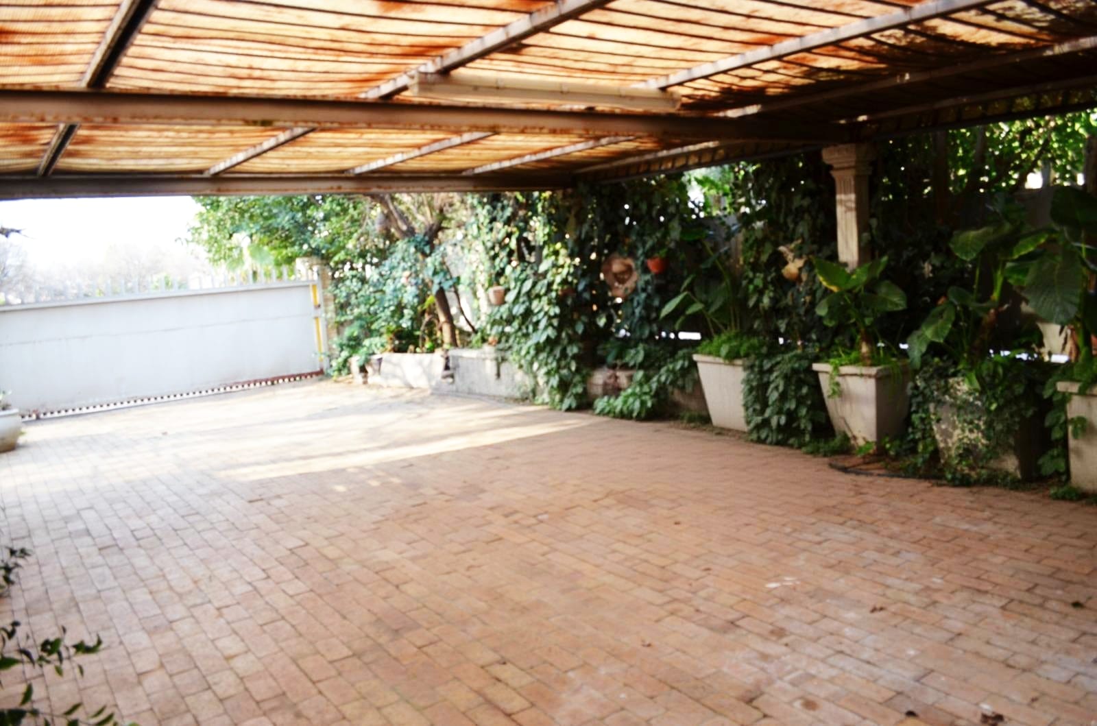 4-Bedroom Family Home with Pool and Braai in Suidrand photo 3