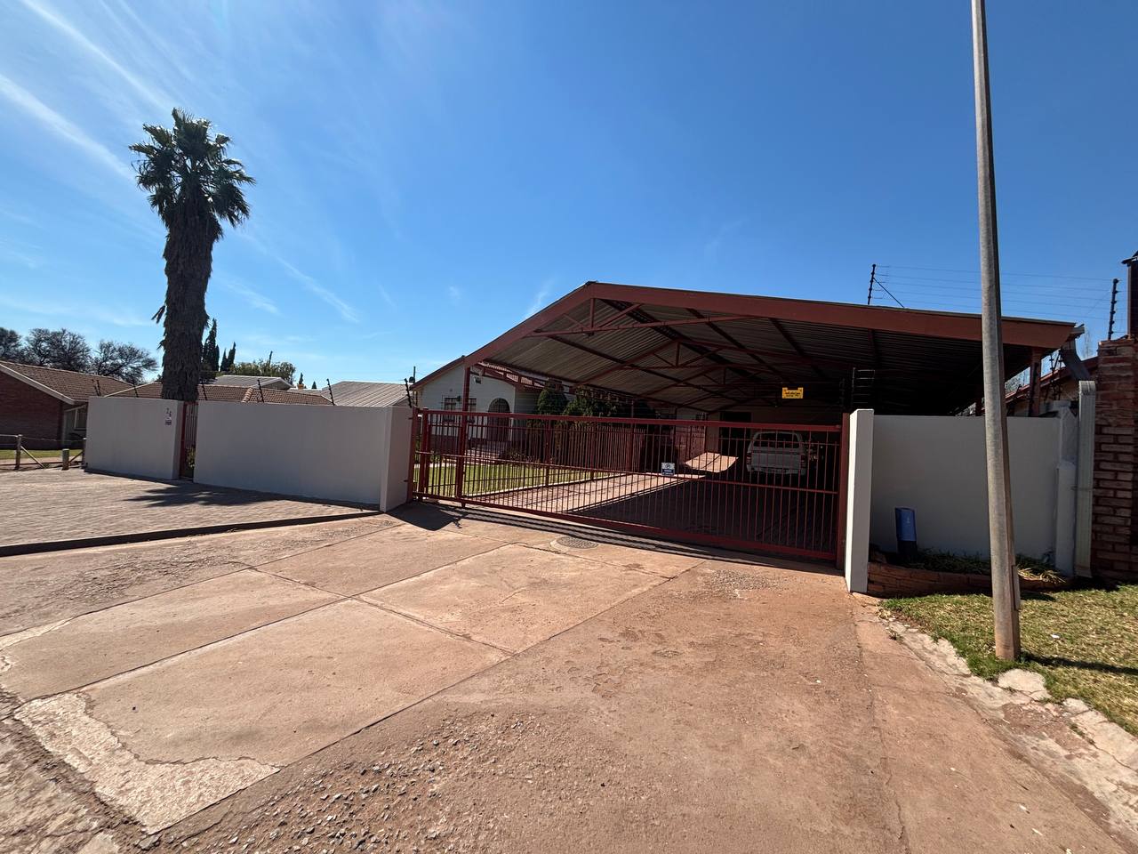 EXCLUSIVE SOLE MANDATE ON A SPACIOUS FAMILY HOME THAT HAS SO MUCH TO OFFER!!
